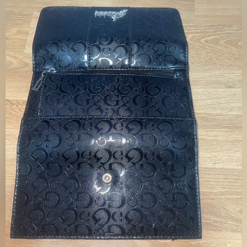 Guess wallet - Picture 2 of 5